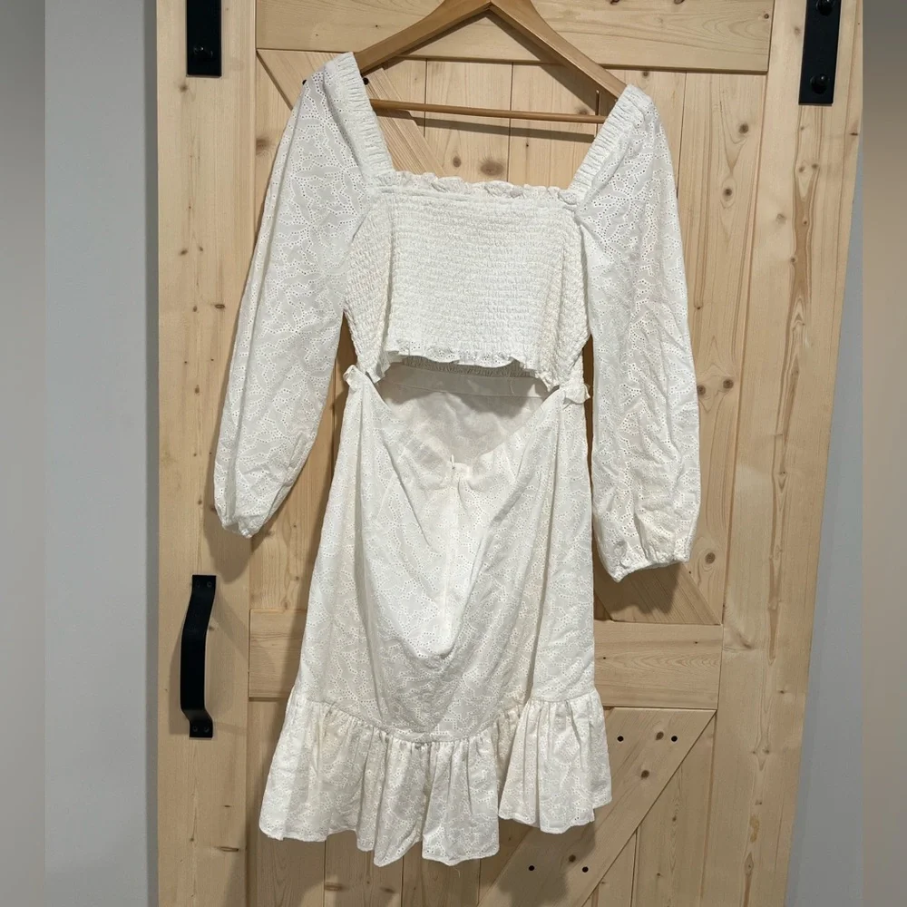 Gently Used Veronica Beard Denise Smocked Dress in White, Size 10. - Picture 3 of 8